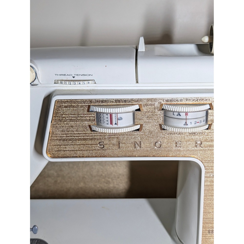 Vintage Singer Touch & Sew Deluxe Zig-Model 750 Sewing Machine no cord untested - Picture 3 of 11